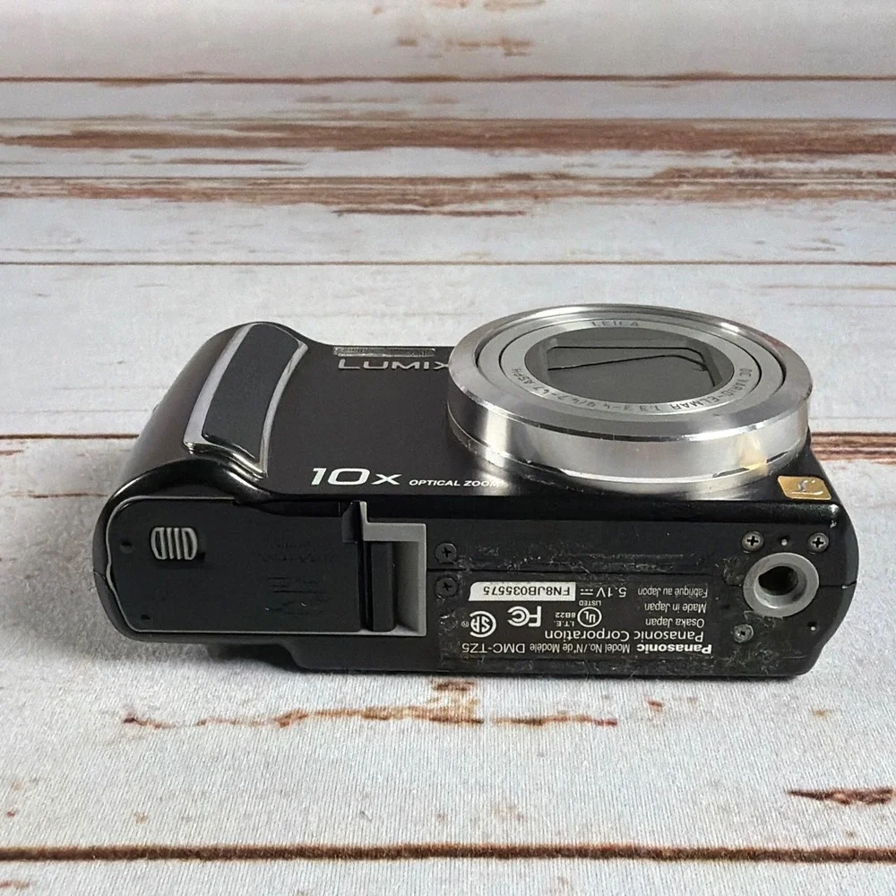 Panasonic Lumix DMC-TZ5 9.1MP 10x Zoom FOR PARTS REPAIR Display Issue